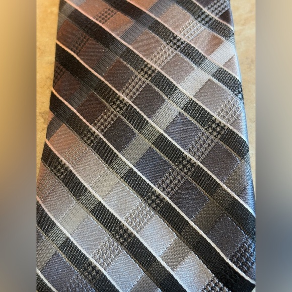 Van-Heusen Neck Tie New With Tags. Matthew Grd. - Picture 4 of 4